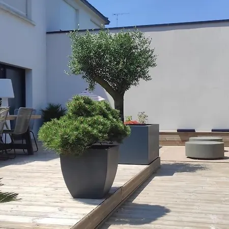 Holiday home Superbe Maison Familiale A 50 M De La